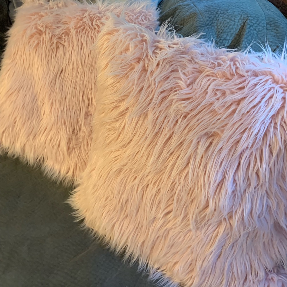 2 Soft pink faux fur pillows